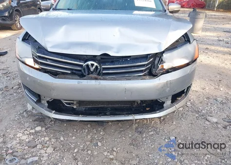 2013 Volkswagen Passat 2.5L Se z USA, uszkodzony, nr VIN 1VWBP7A36DC083490